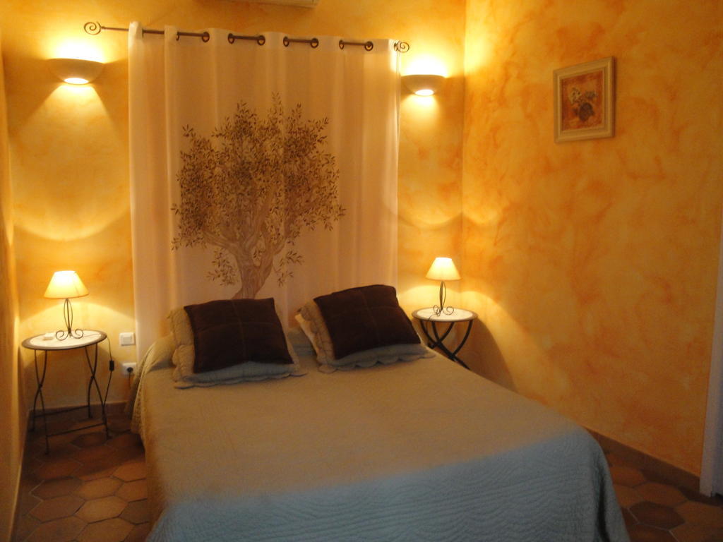 Bastide De La Treille Villa Montaren-et-Saint-Mediers Ruang foto